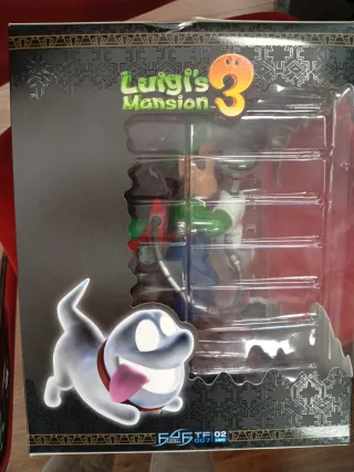 Statuetta di Luigi e Polterpup di Luigi's Mansion 3