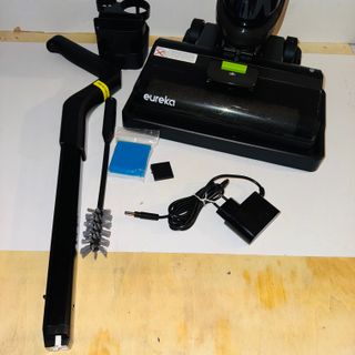 Aspirador escoba Eureka NEW400 sin cable
