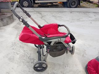 Trio Neonato, passeggino e ovetto rosso