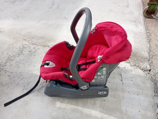 Trio Neonato, passeggino e ovetto rosso