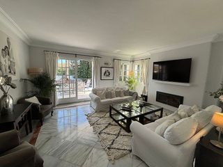 Chalet en alquiler en Nueva Andalucía centro en Marbella