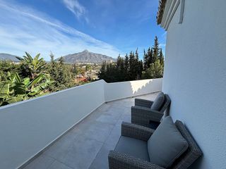 Chalet en alquiler en Nueva Andalucía centro en Marbella