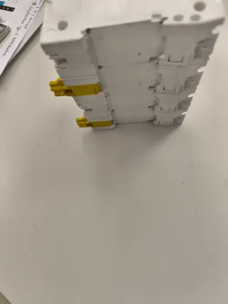 Interruptor Automático Schneider C120N C125A