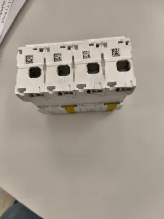 Interruptor Automático Schneider C120N C125A