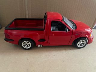 Camioneta Ford F-150 Lightning Roja Burago 1:21