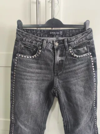 Stradivarius Jeans Tachuelas Talla 36