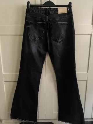 Stradivarius Jeans Tachuelas Talla 36