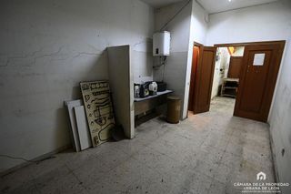 Local comercial en venta en La Chantría - La Lastra en León