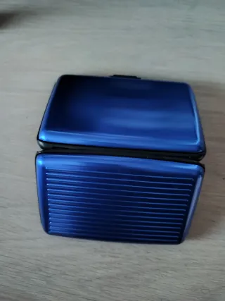 Tarjetero Metálico Azul