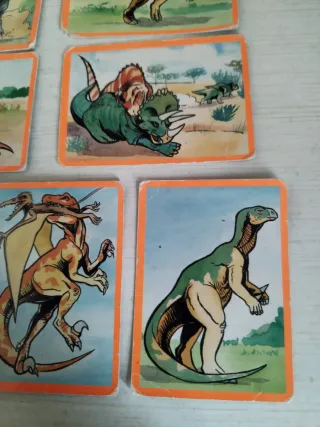 10 carte con dinosauri