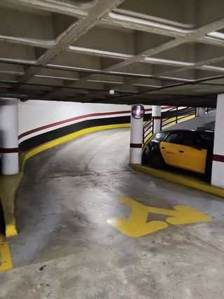 Garaje en venta en Artigas - Llefià en Badalona