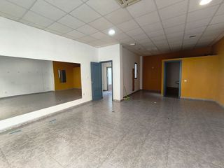 Local comercial en alquiler en Moraleja