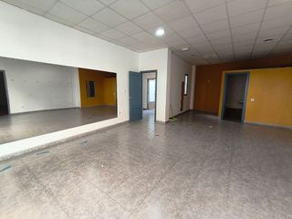 Local comercial en alquiler en Moraleja