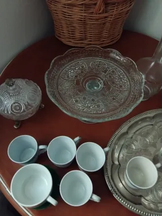 Juego de vasos de licor, tazas y más