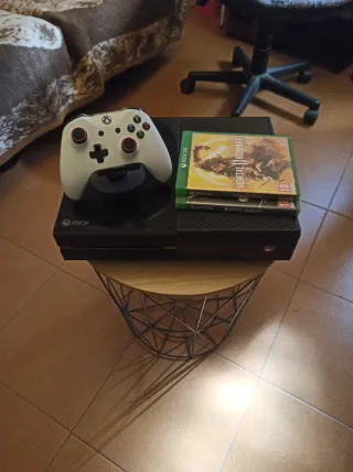 Xbox One con Mando y Juegos
