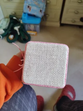 Cestino portaoggetti rosa e bianco