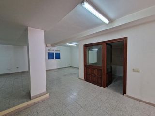 Local comercial en venta en Boiro