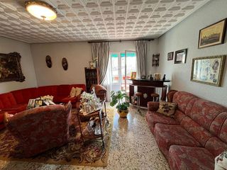 Piso en venta en Linares