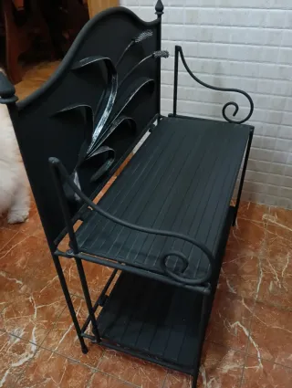 Estantería Metal Negro con Diseño