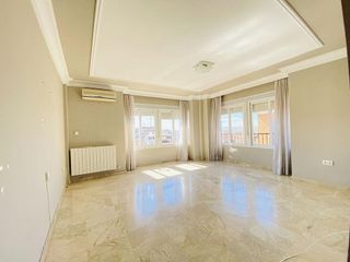 Piso en alquiler en San Francisco Javier en Granada