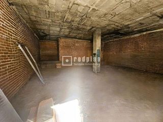 Local comercial en venta en Reyes en Parla