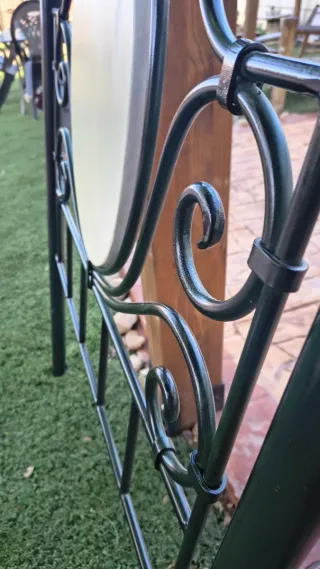 Cabecero forja y madera