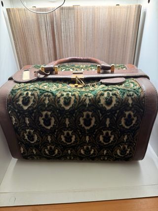 Maletín "Aries" Estilo Doctor Bag CON LLAVE ORIG.