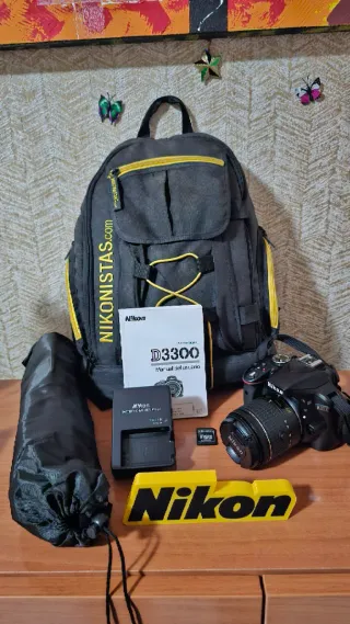Cámara Nikon D3300 Kit 18-55 + Accesorios