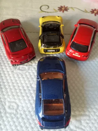 4 Coches de Juguete Bburago