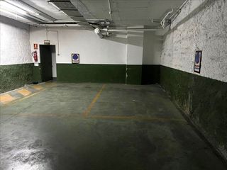 Garaje en venta en Arenal en Sevilla