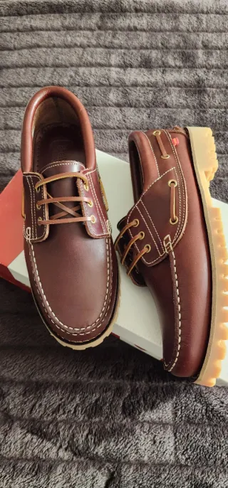 Nauticos de piel marrones