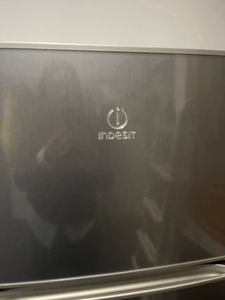 Nevera Indesit casi nueva I55TM 4110