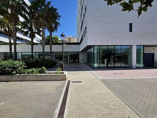 Local comercial en venta en Puerto - Plaza de Toros en Estepona