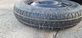 Rueda de repuesto 135/90/16 en buen estado