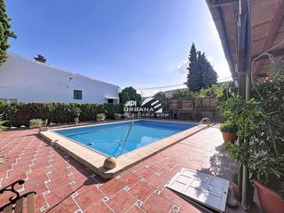 Chalet en venta en Lucena