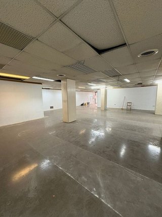 Local comercial en alquiler en Eixample Nord – La Devesa en Girona