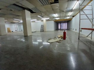 Local comercial en alquiler en Eixample Nord – La Devesa en Girona