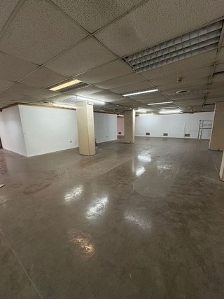 Local comercial en alquiler en Eixample Nord – La Devesa en Girona