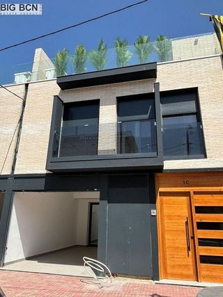 Casa adosada en alquiler en Finestrelles en Esplugues de Llobregat