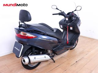 SUZUKI BURGMAN 200