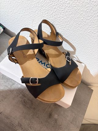 Sandalias negras plataforma Armony confort