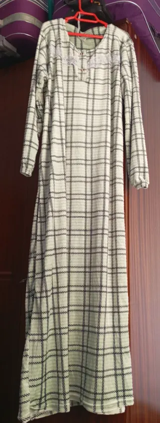 Bata de mujer con estampado de animales