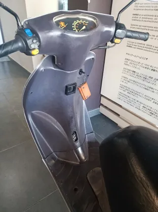 Peugeot Vivacity 49cc Plata