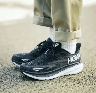 Zapatillas Hoka sin usar. Talla 43.