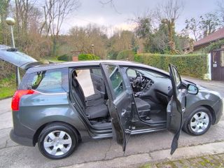 Peugeot 5008 1.6e-HDI Active 115cv 2013