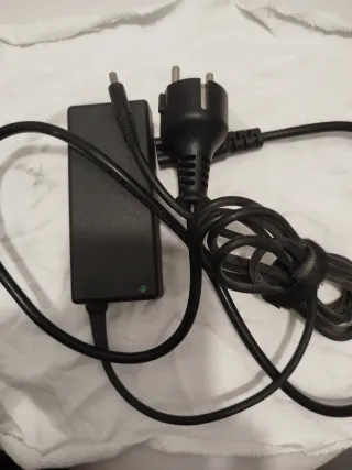 Cargador Dell  Original 65W AC Adapter 19.5V 3.34A