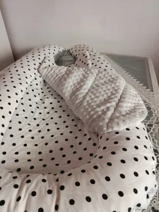 Nido bebé y almohada lactancia