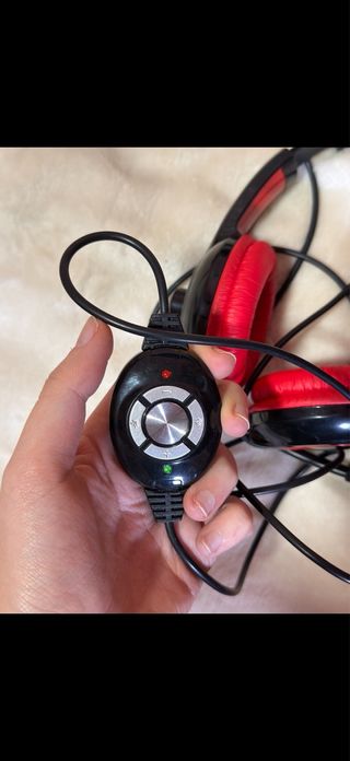 Cascos con micrófono USB. Nunca usados
