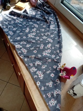 Sciarpa  scialle con fiori grigio e rosa