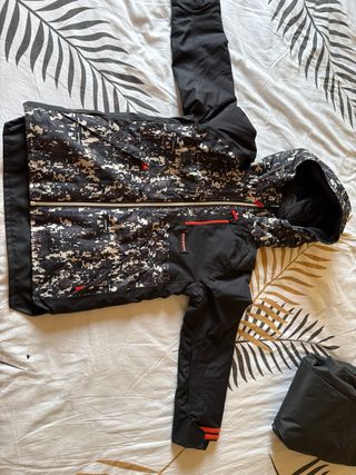 Conjunto esquí 6 años. Puesto una vez.